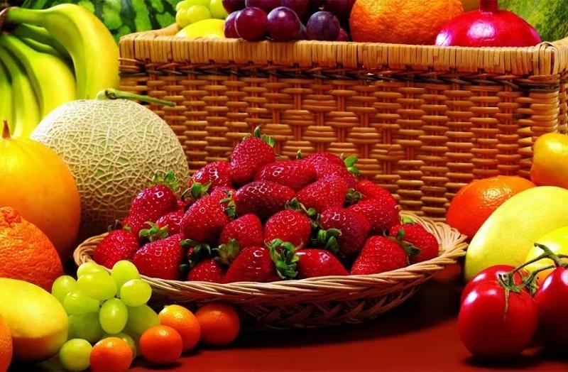 frutas para emagrecer com saúde, imagem mostrando morando, uva, tomate e banana