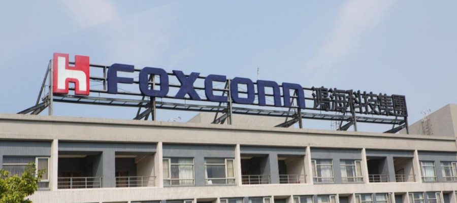 Mais de 20.000 funcionários deixam a fábrica de Zhengzhou da Foxconn, fabricante do iPhone da Apple