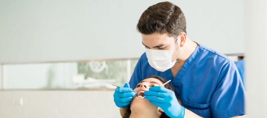 Quanto ganha um dentista de implante dentário em 2023?