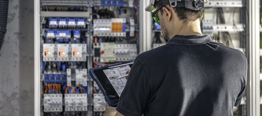 Como Funciona o Conserto de Inversor de Frequência