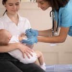 Pediatria: o guia de vacinas do bebê