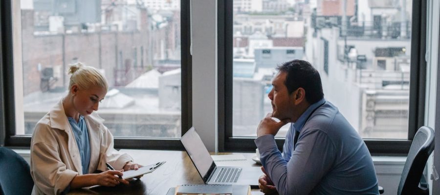 Compliance em Negócios B2B: Garantindo Conformidade e Sucesso